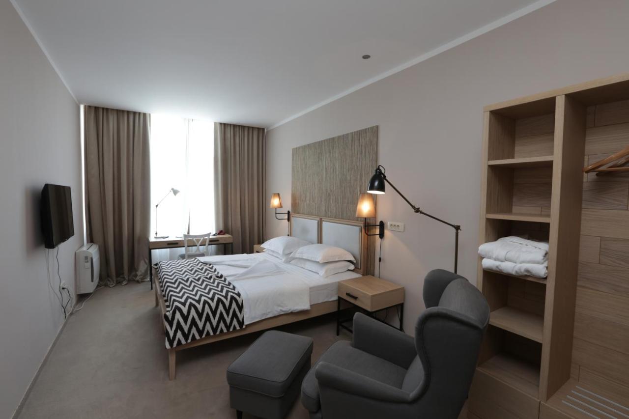 Hotel Tara Becici ブドヴァ エクステリア 写真