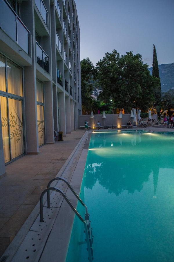 Hotel Tara Becici ブドヴァ エクステリア 写真