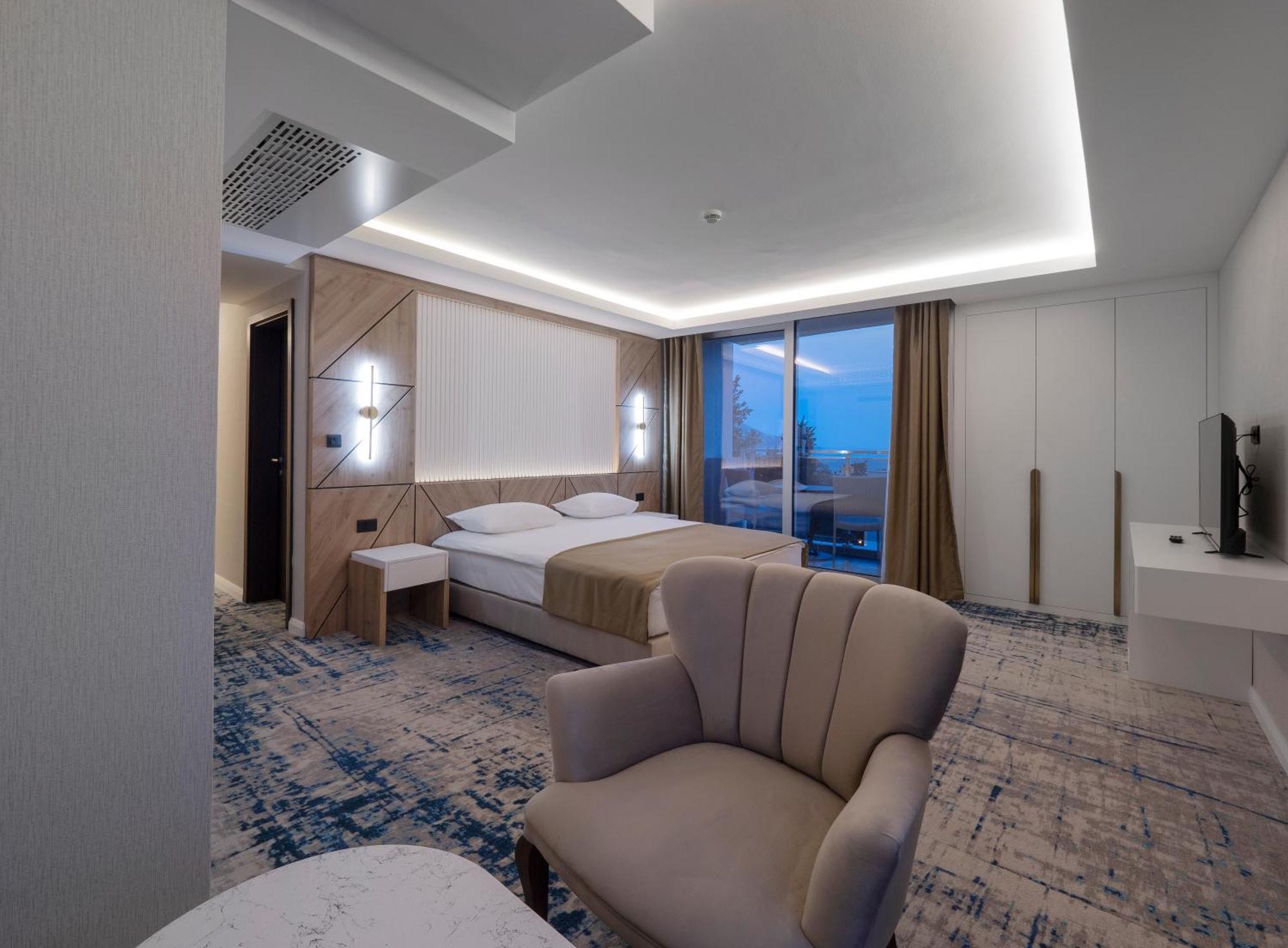 Hotel Tara Becici ブドヴァ エクステリア 写真