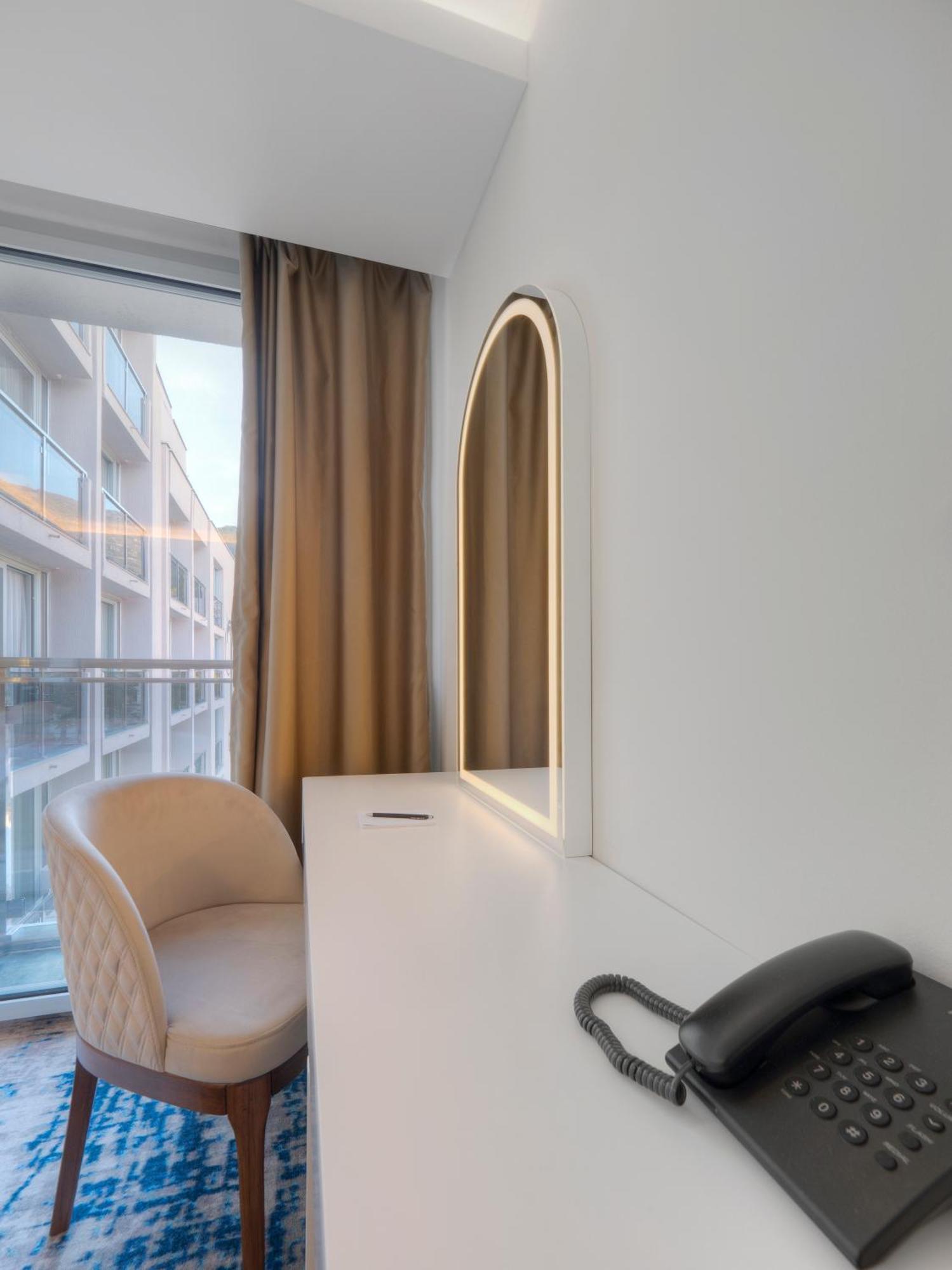 Hotel Tara Becici ブドヴァ エクステリア 写真