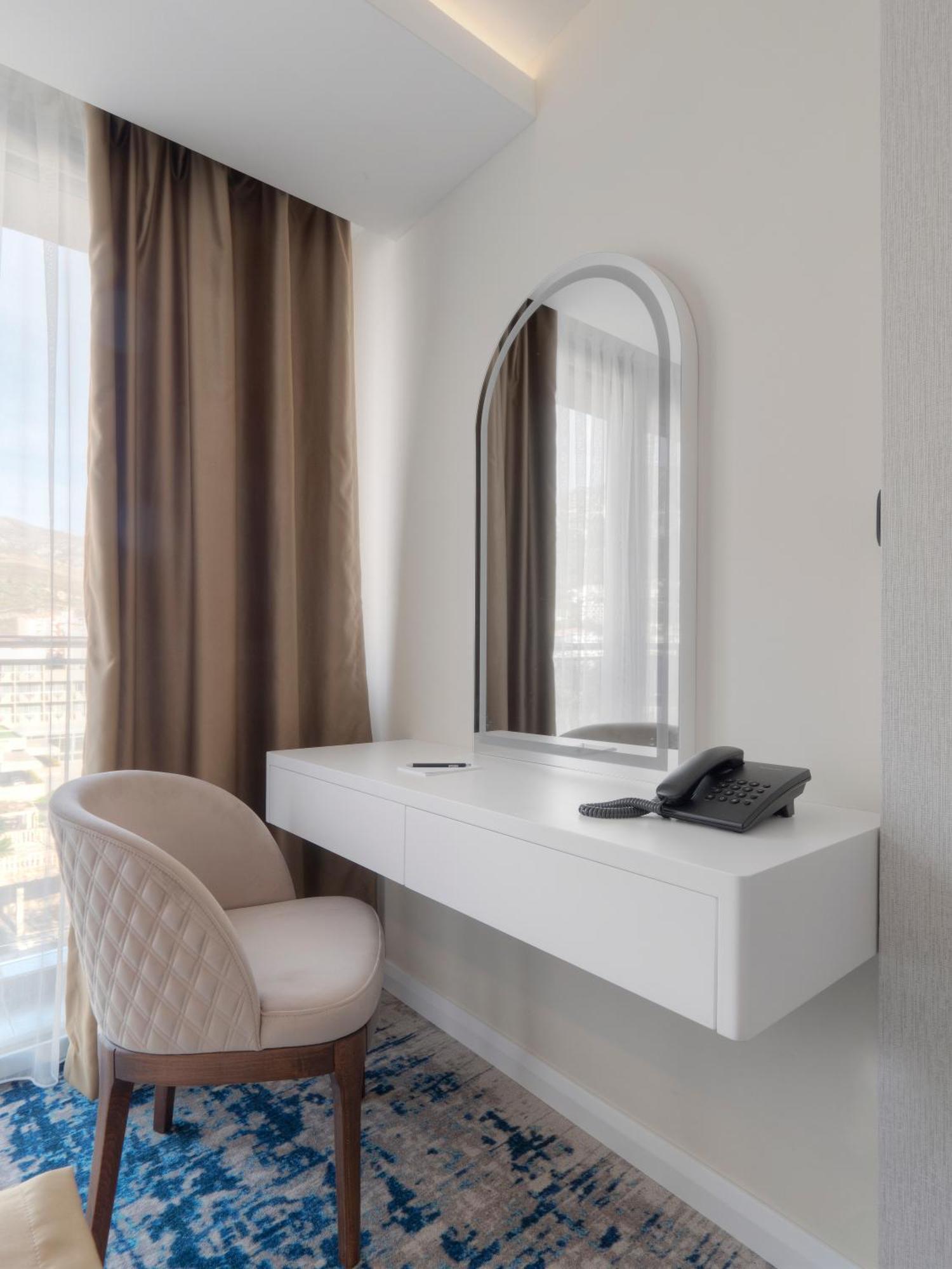 Hotel Tara Becici ブドヴァ エクステリア 写真