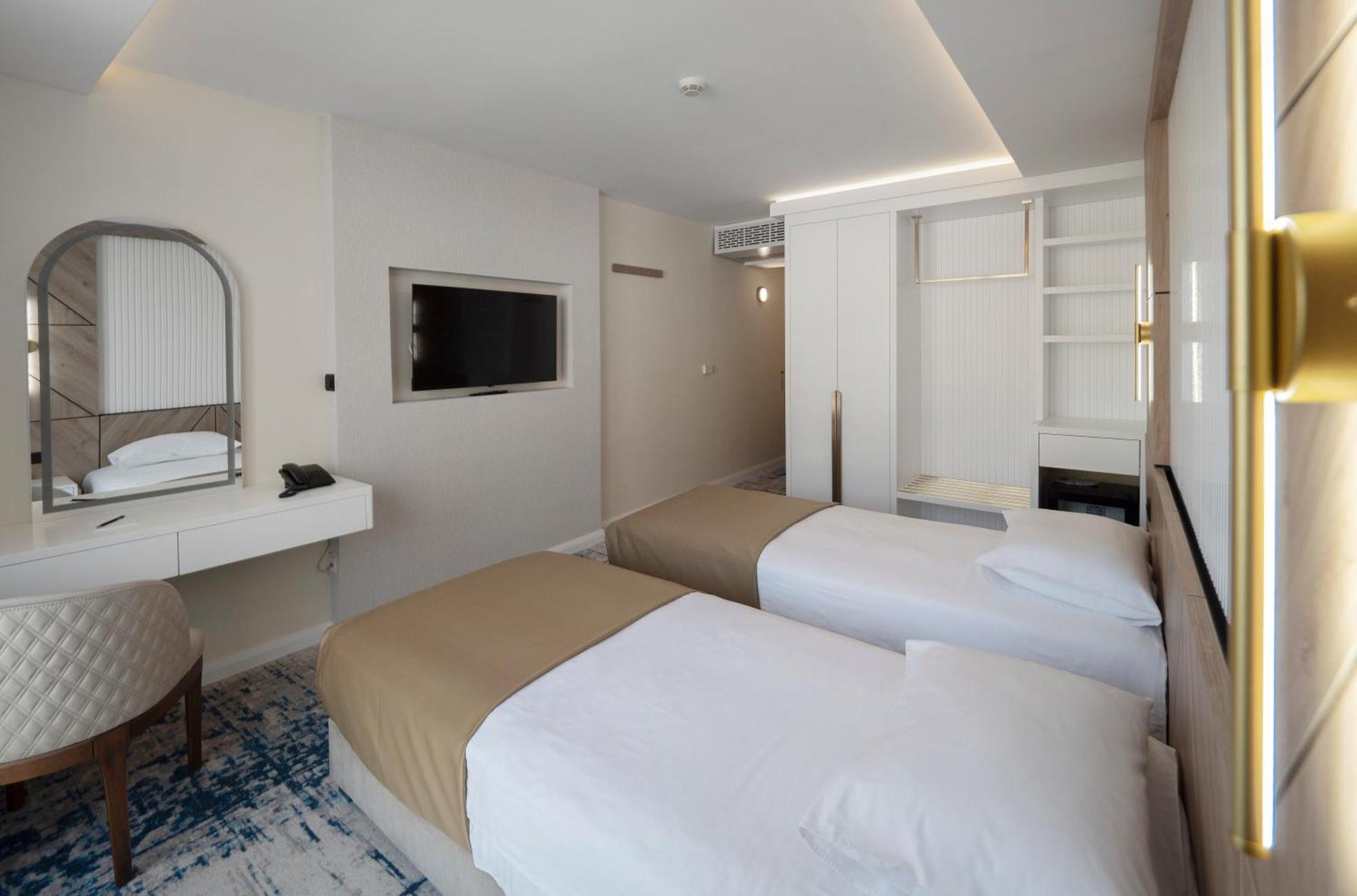 Hotel Tara Becici ブドヴァ エクステリア 写真