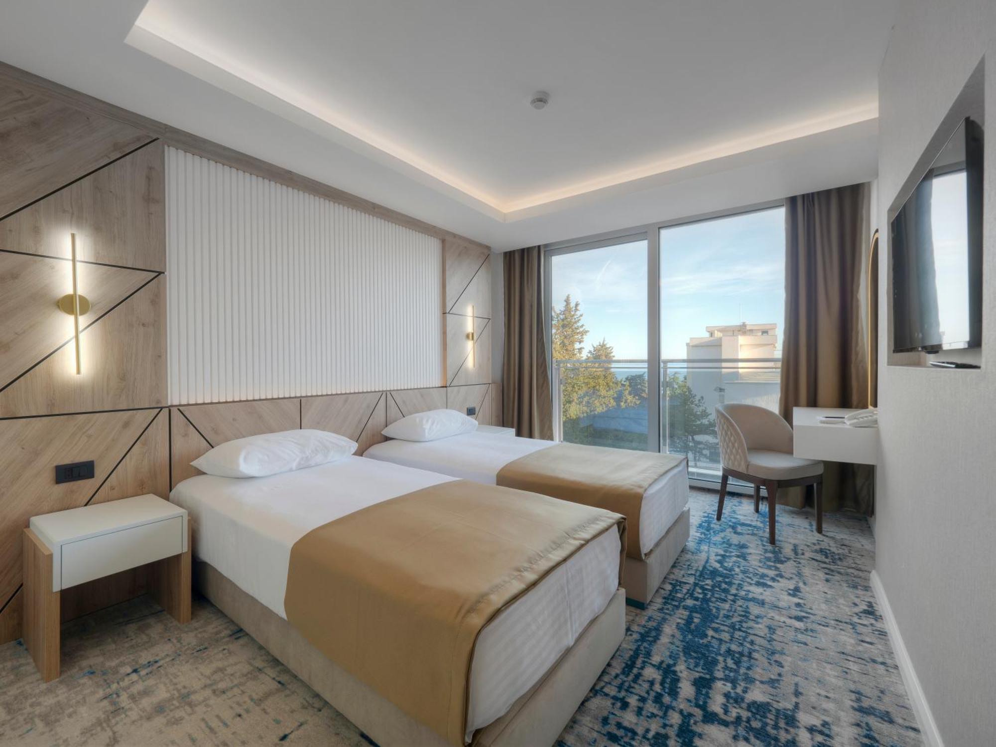 Hotel Tara Becici ブドヴァ エクステリア 写真